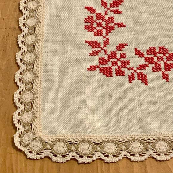 Linen Cross Stitch Table Top Runner Vintage Red Tan Cottage Granny Core - Picture 2 of 6